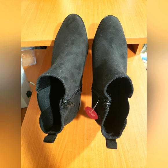 Memory Foam Women Boots Color Black Size 6.5 - Picture 4 of 5